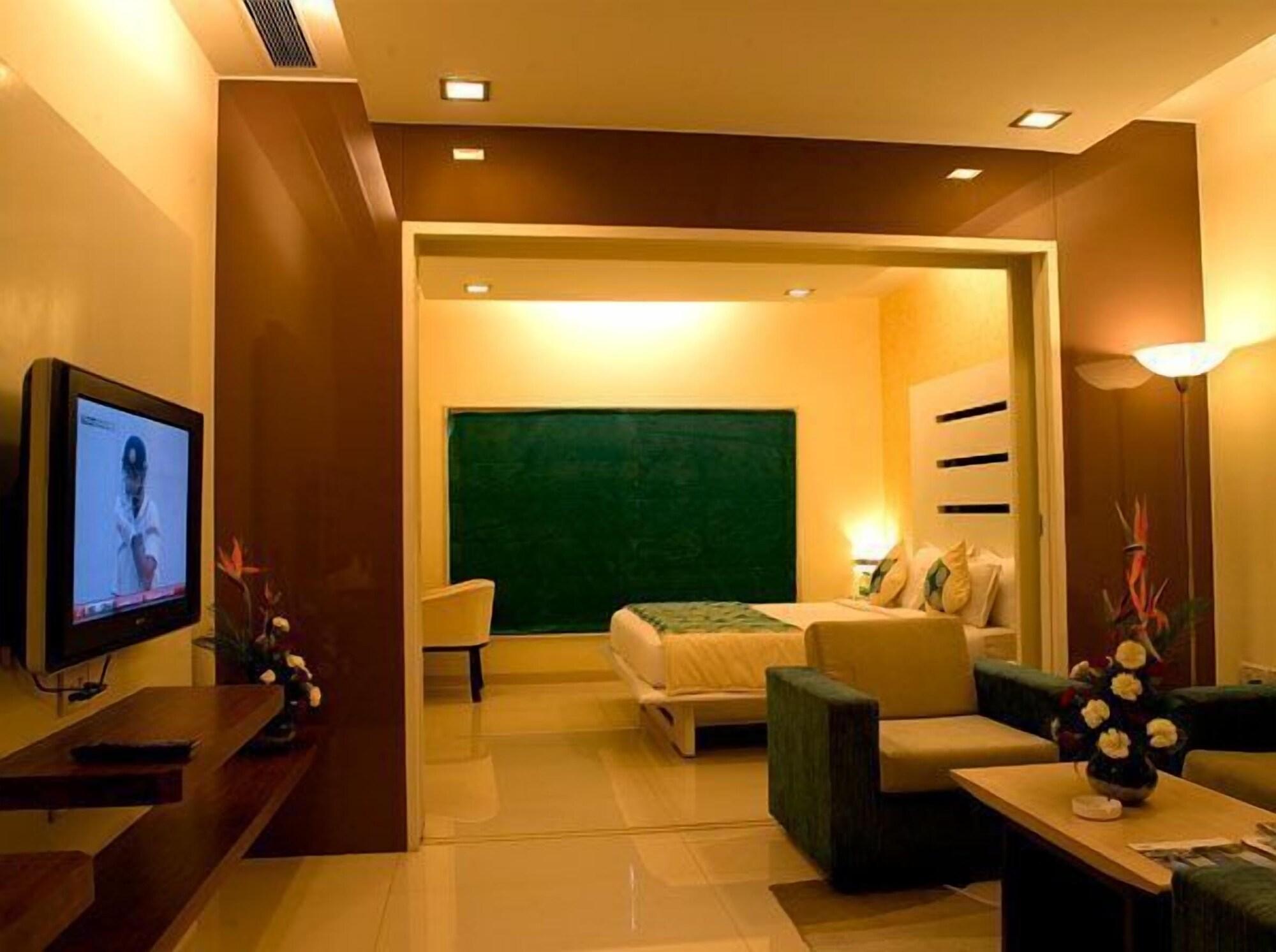 United 21 - Thane Exterior foto